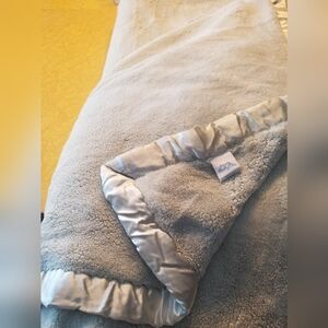 Discontinued DOUBLE Blanket by Simply Shabby Chic. Queen Size. Sage Green.